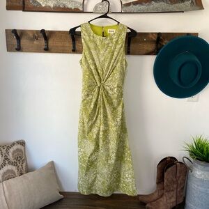 fab'rik Dani Floral Front Twist Midi Dress